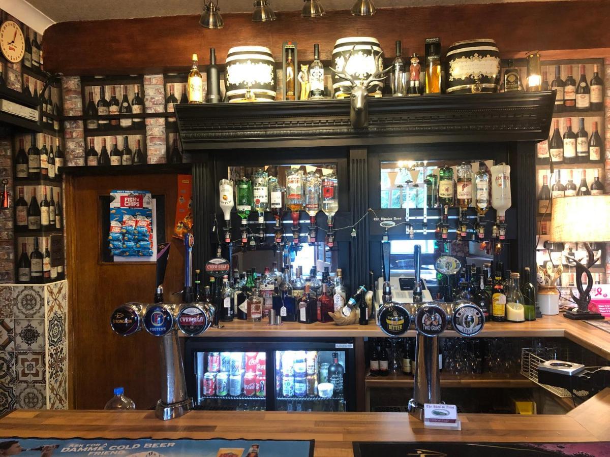 Rheolau Arms Acomodação com café da manhã Swansea Exterior foto